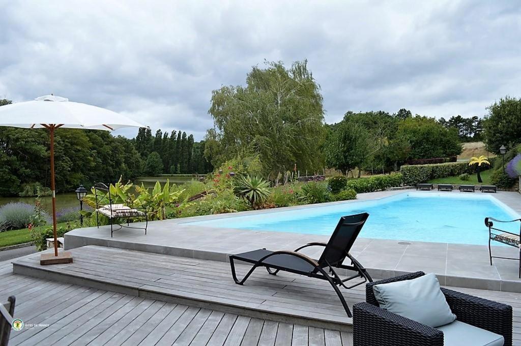 Domaine Du Pont Salmois Bed & Breakfast Neuil ภายนอก รูปภาพ